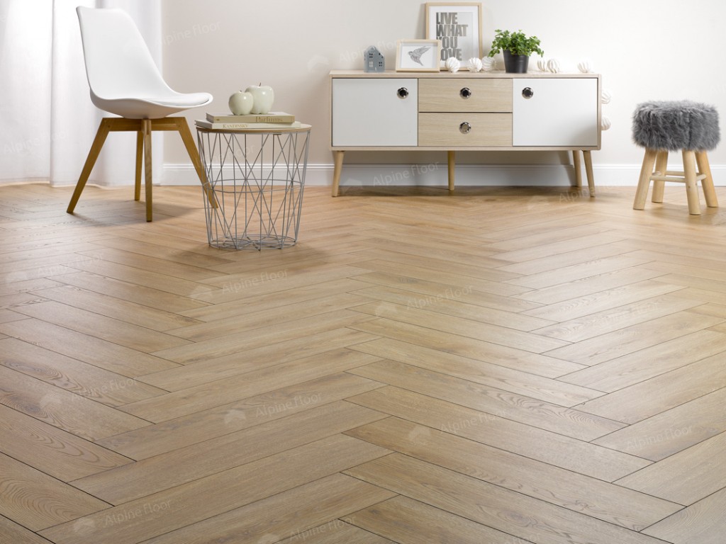 Ламинат Дуб Пряный Елка европейская Herringbone 12 BR Praline oak 535