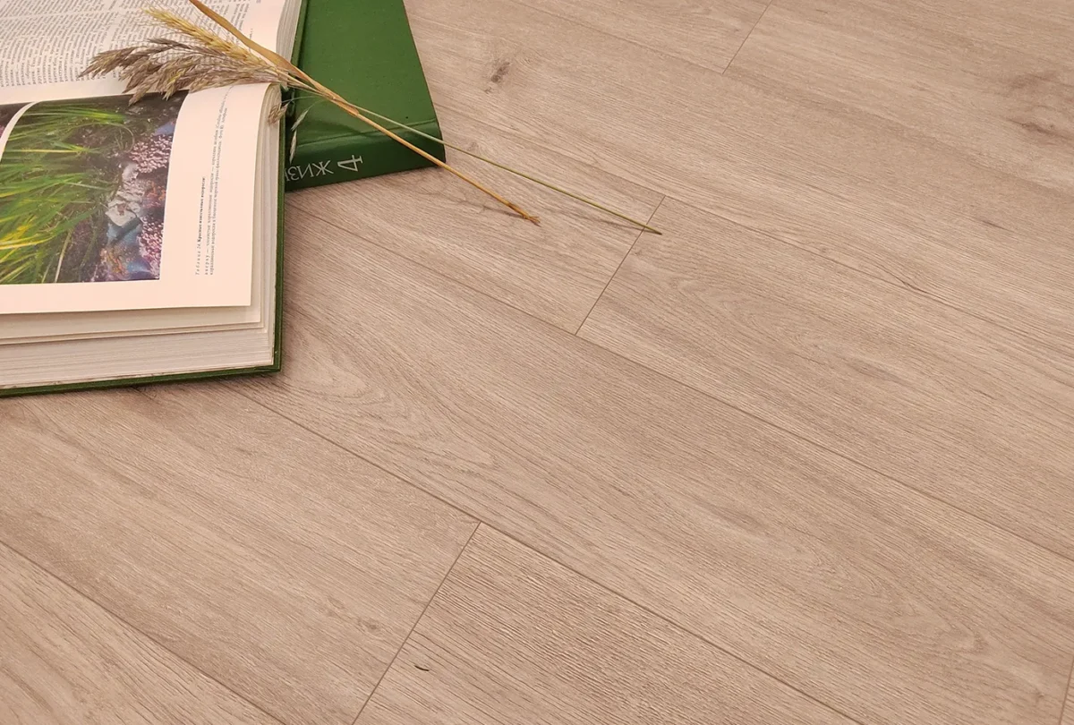 Ламинат Stone Floor Дуб Арктическое лето