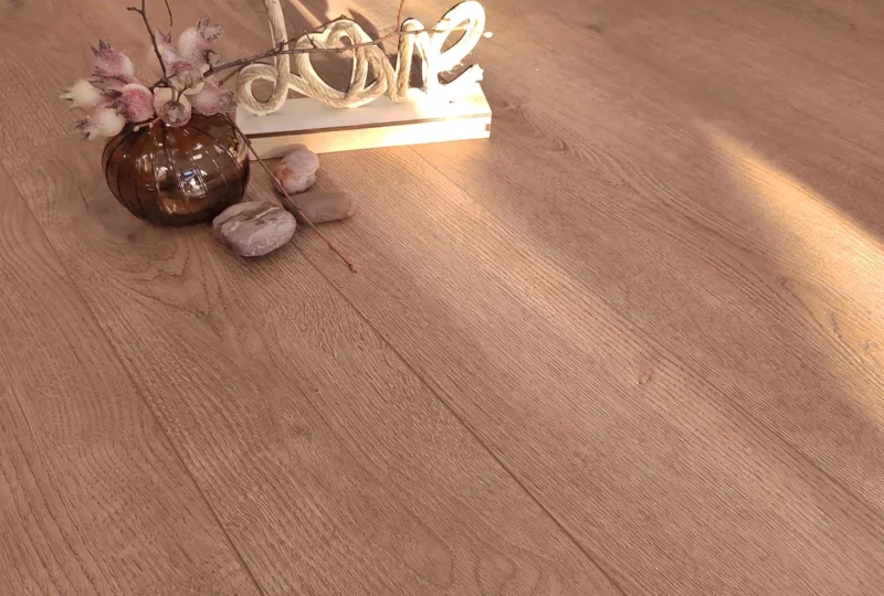 Ламинат Stone Floor Дуб Пралине